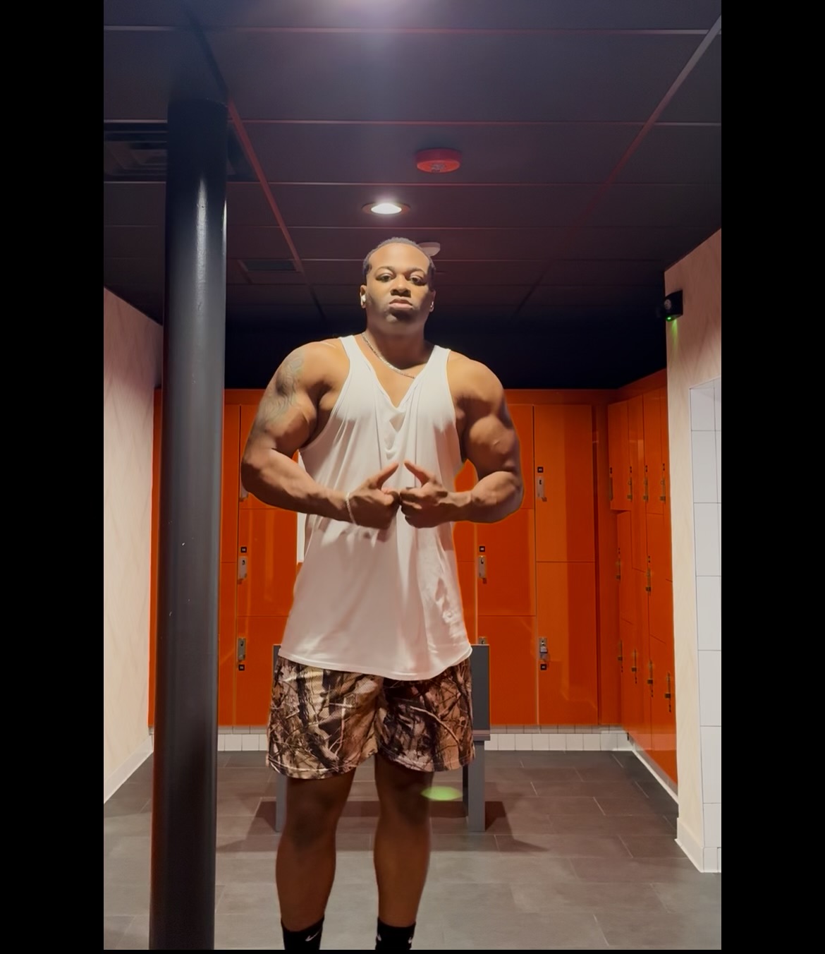 Dean Thomas Physique